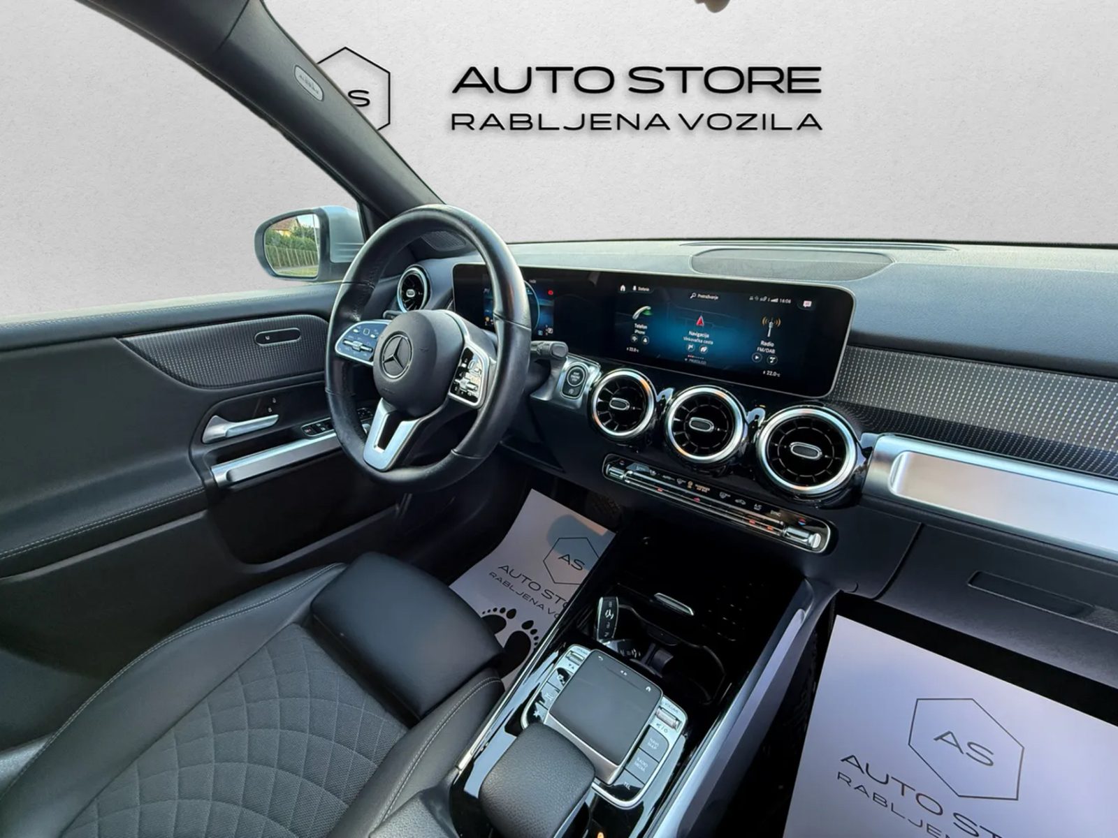 2020 Mercedes-Benz GLB Progressive — fotografija 27