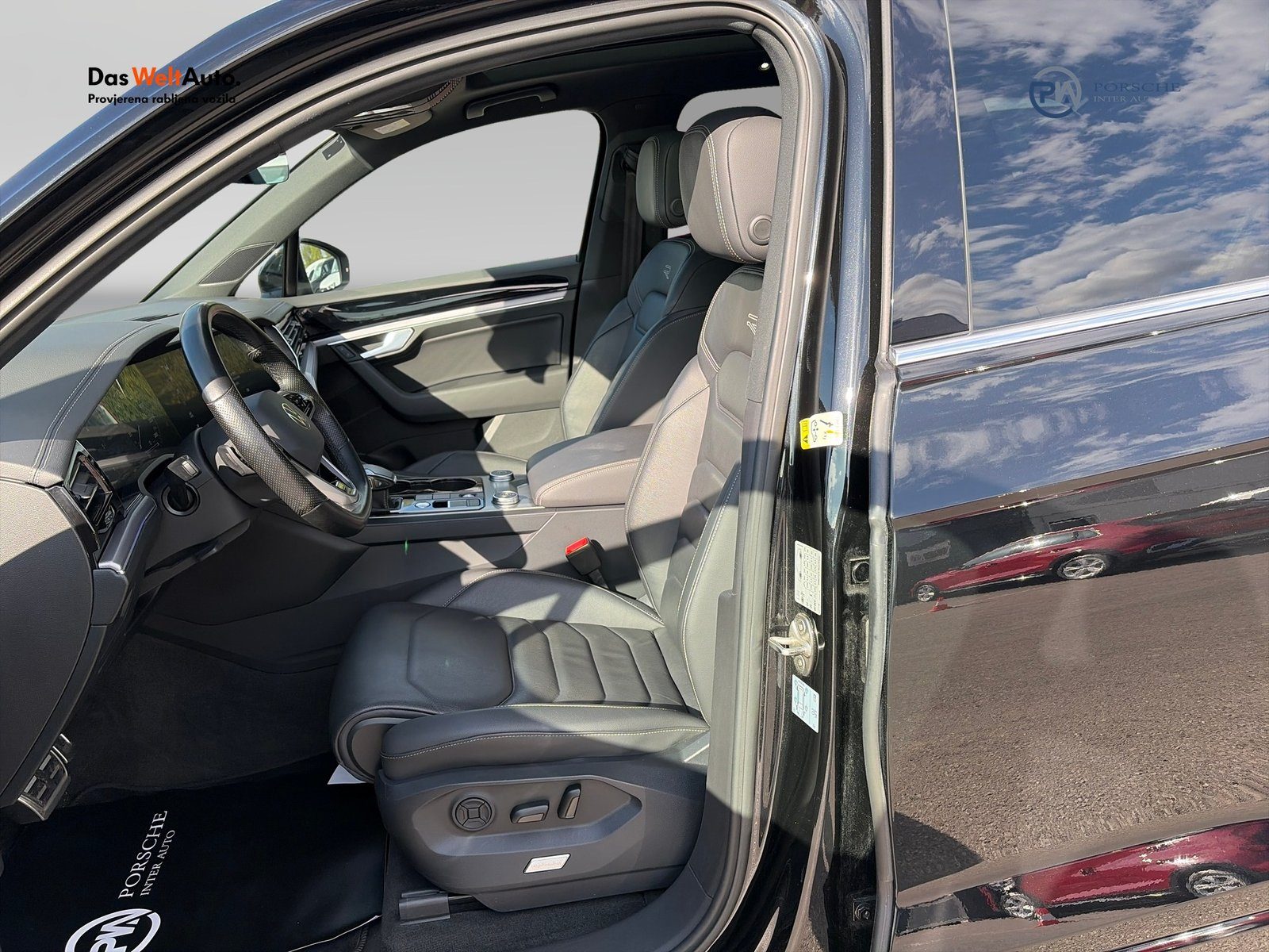 2023 Volkswagen Touareg R-Line — fotografija 9