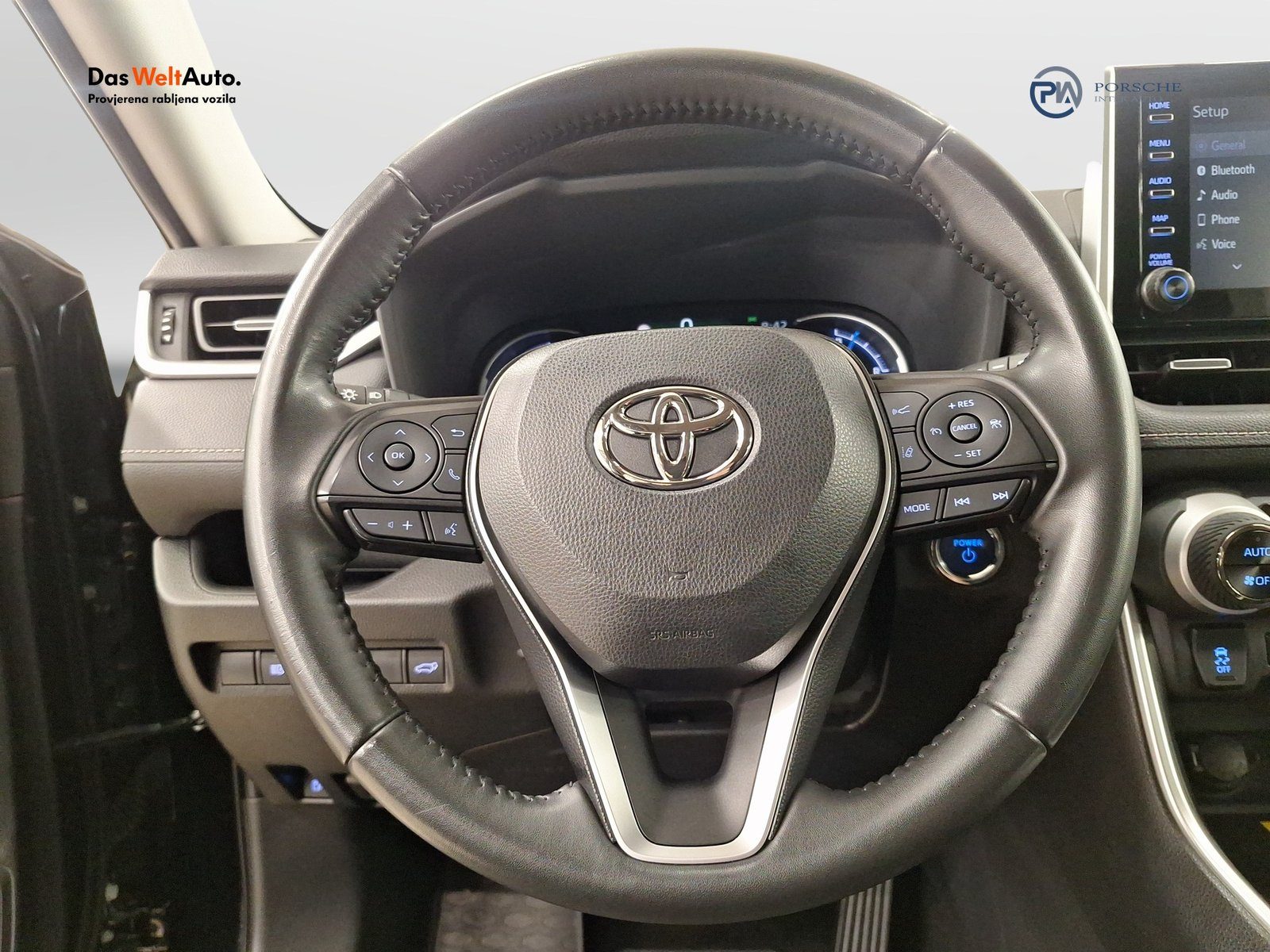 2022 Toyota RAV4 — fotografija 11