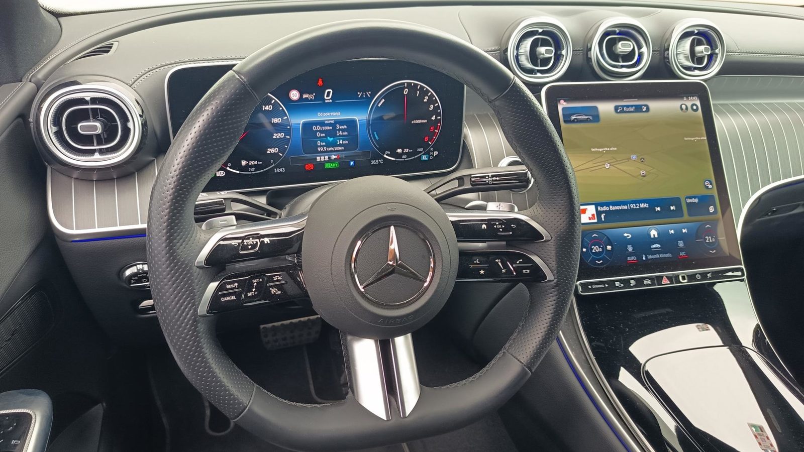2025 Mercedes-Benz GLC — fotografija 16