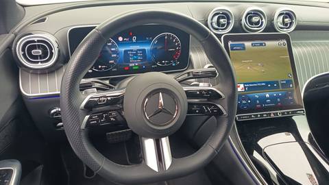 2025 Mercedes-Benz GLC — sličica 16