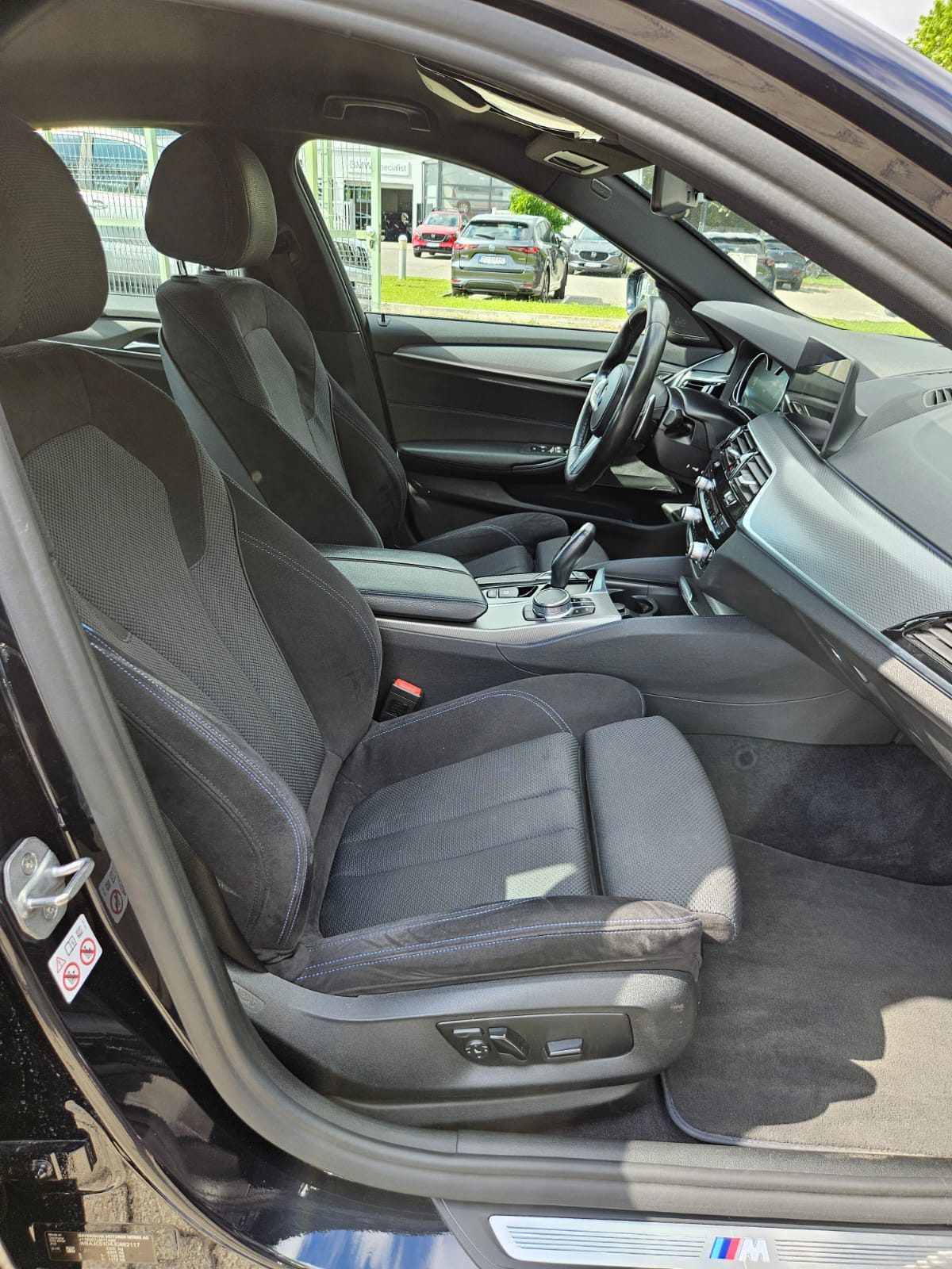 2018 BMW Serija 5 — fotografija 25