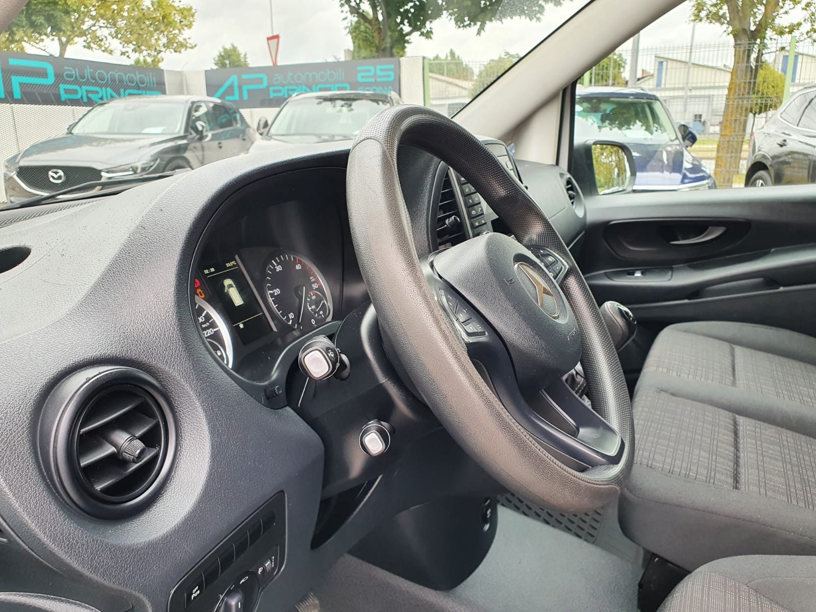 2015 Mercedes-Benz Vito — fotografija 11