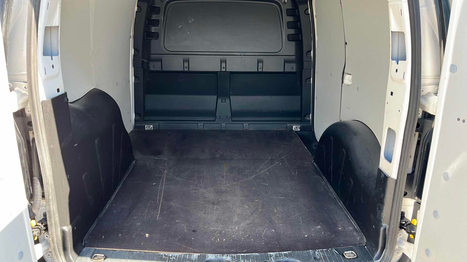 2022 Volkswagen Caddy — fotografija 12
