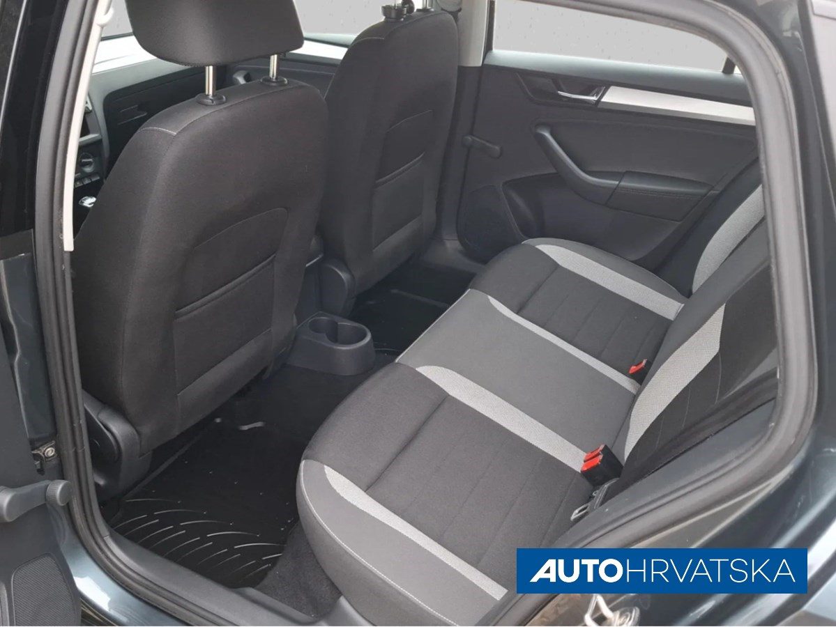 2018 Škoda Rapid — fotografija 12