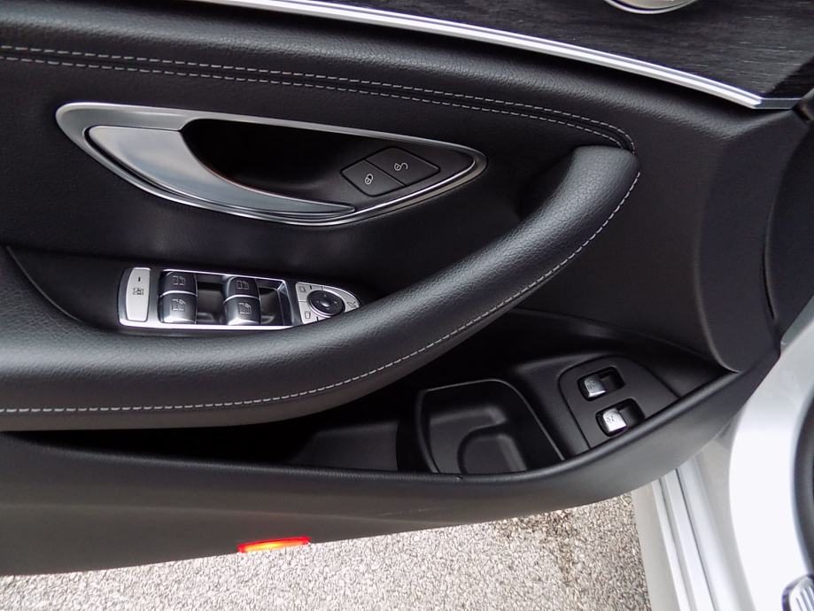 2019 Mercedes-Benz E-klasa — fotografija 20