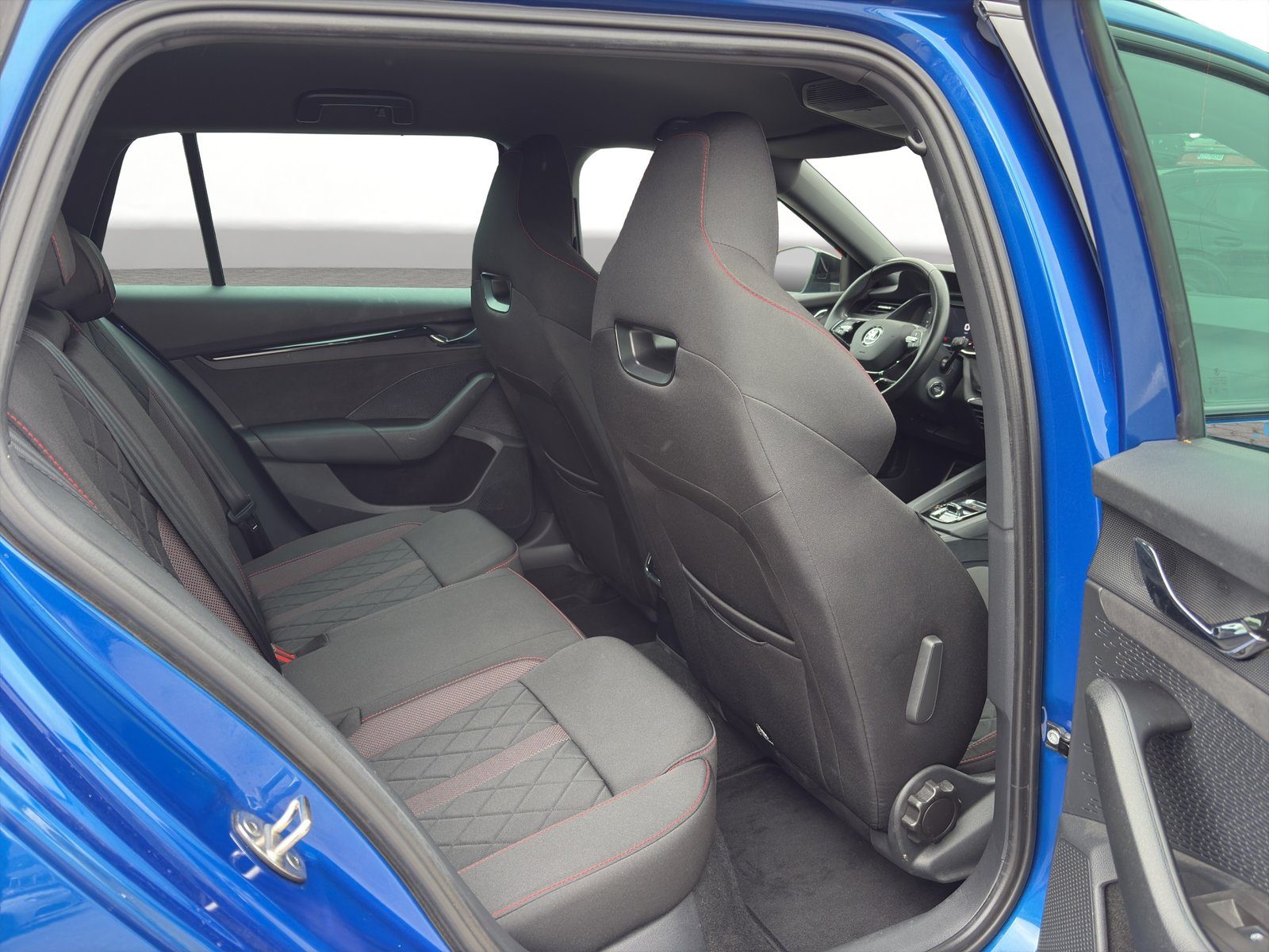 2023 Škoda Octavia Combi — fotografija 17