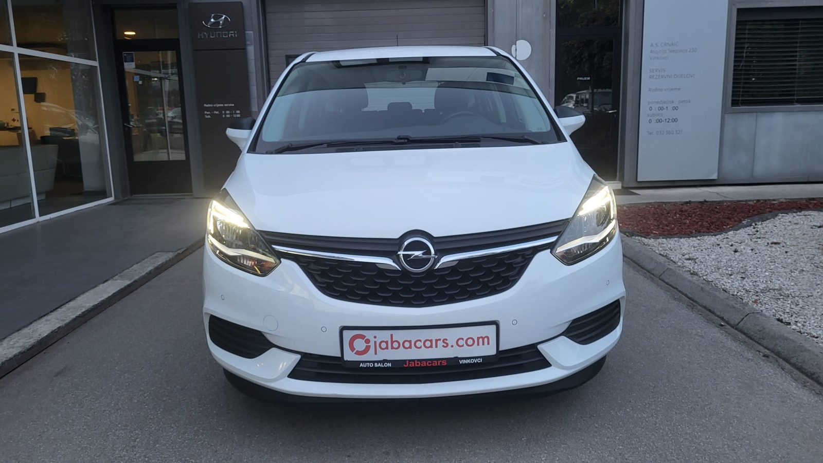 2018 Opel Zafira — fotografija 3