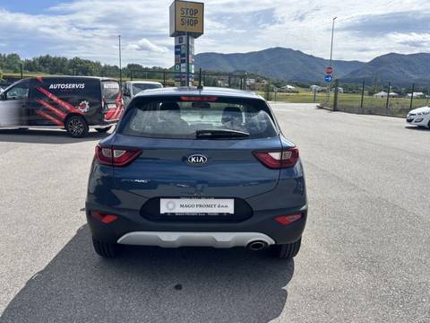 2021 Kia Stonic — sličica 6