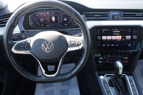 2023 Volkswagen Passat Variant — sličica 9