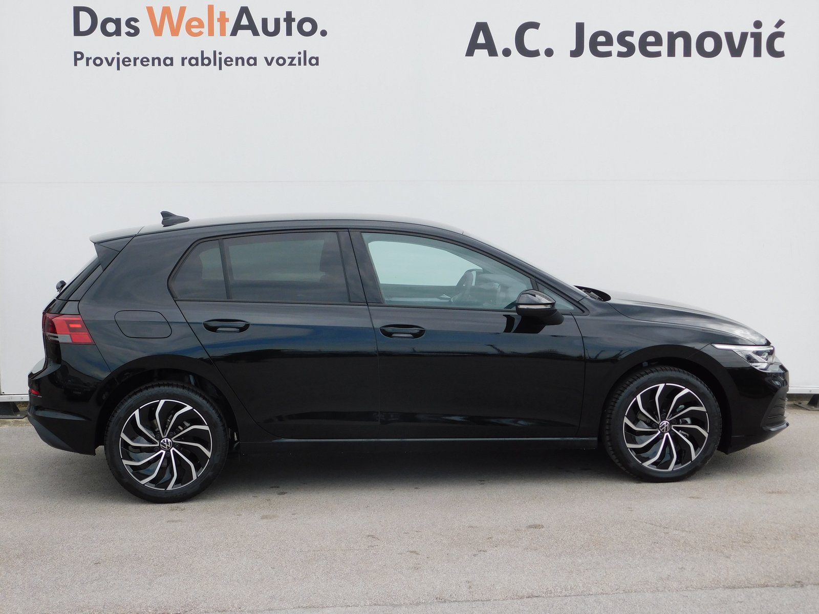 2024 Volkswagen Golf — fotografija 4