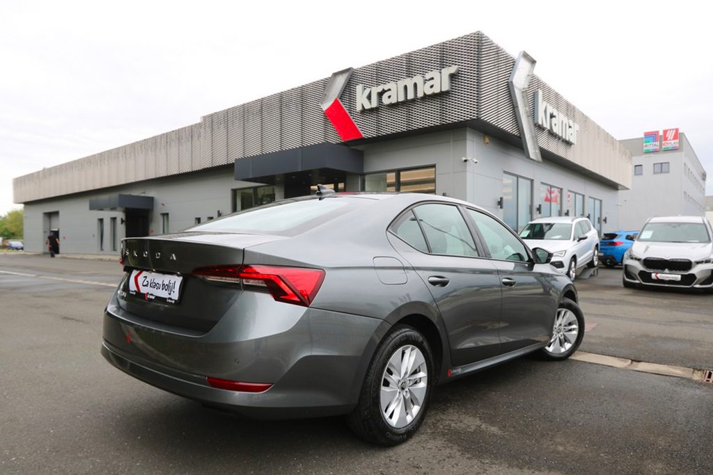 2022 Škoda Octavia — fotografija 15