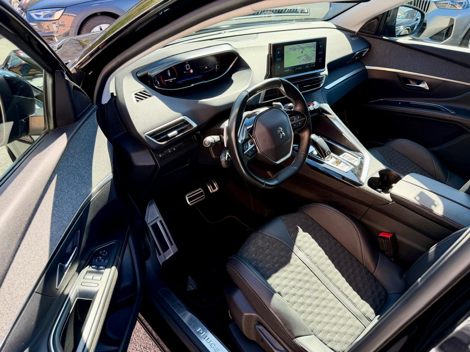 2022 Peugeot 5008 — fotografija 8