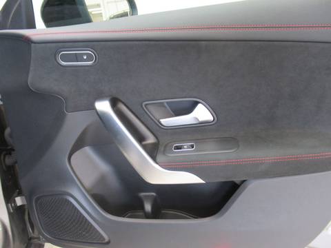 2025 Mercedes-Benz CLA — sličica 11