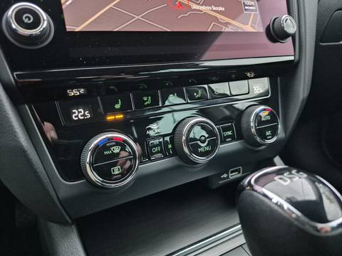 2020 Škoda Octavia Combi — sličica 20