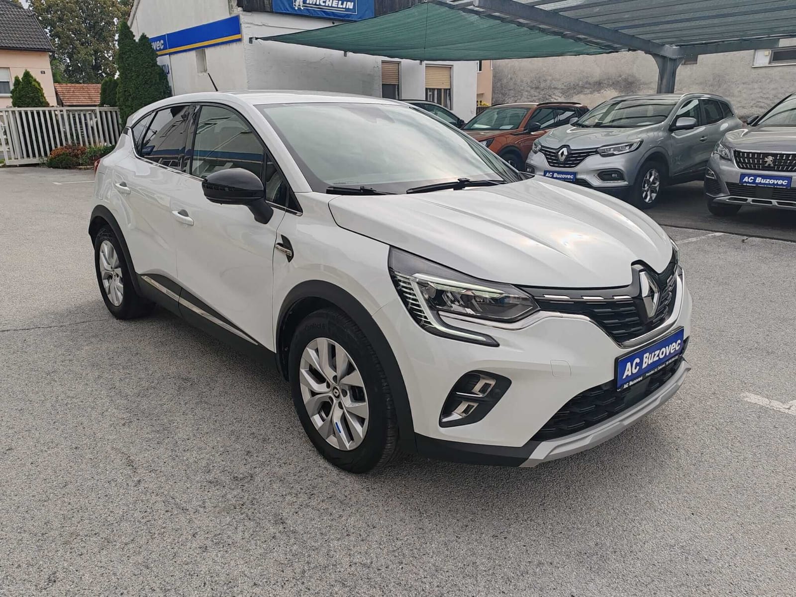 2022 Renault Captur — fotografija 8