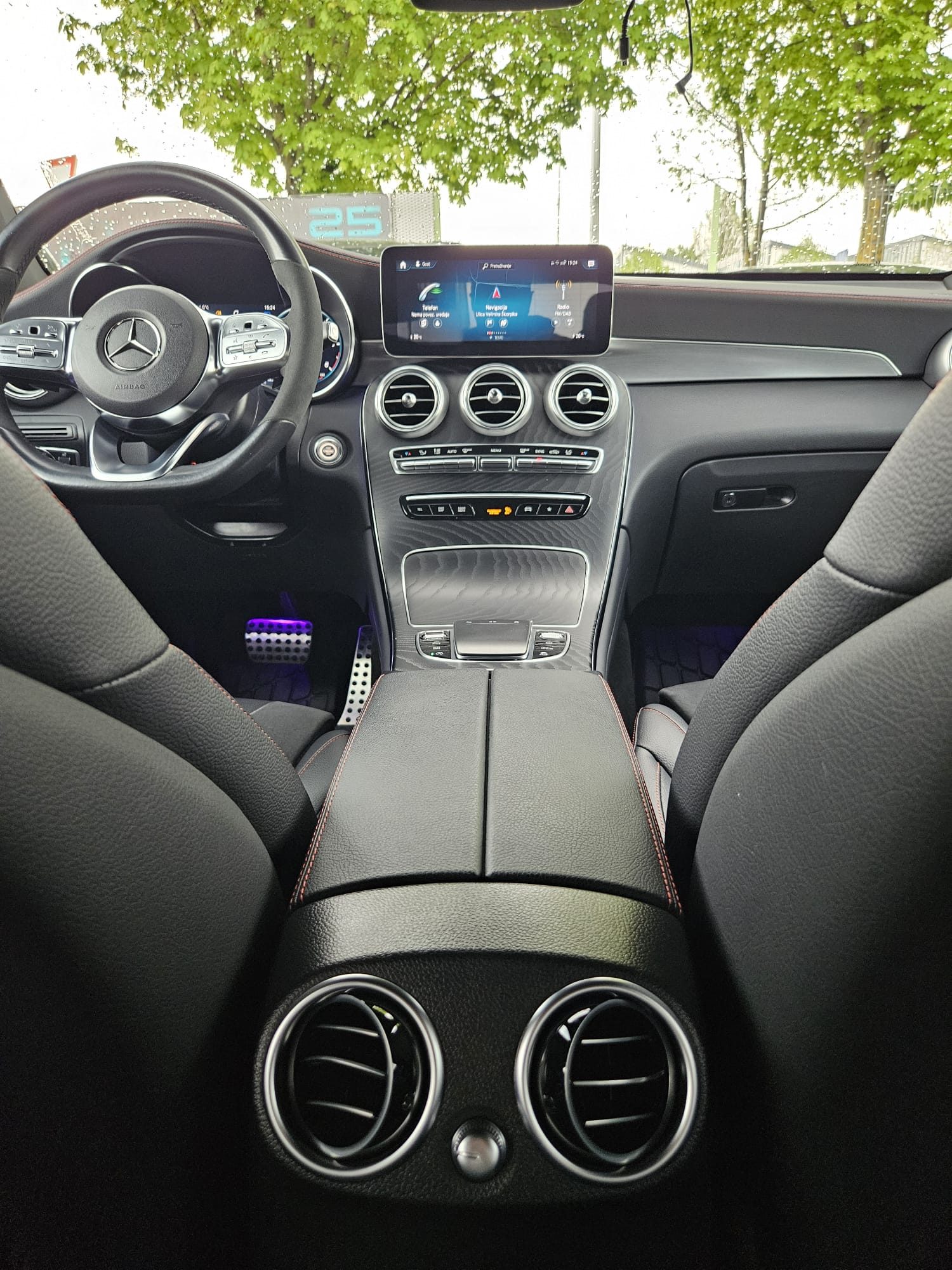 2022 Mercedes-Benz GLC — fotografija 17