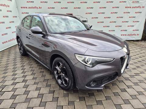 2017 Alfa Romeo Stelvio — sličica 10