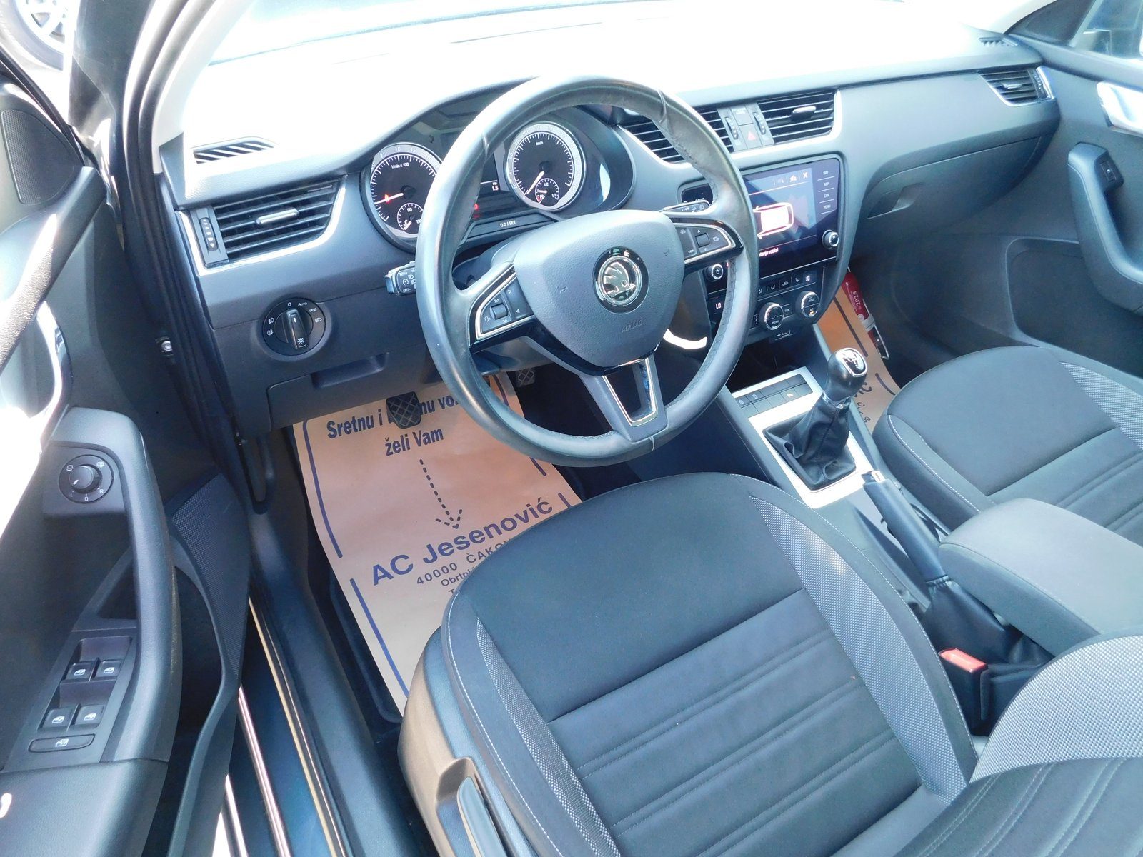 2019 Škoda Octavia Combi — fotografija 9