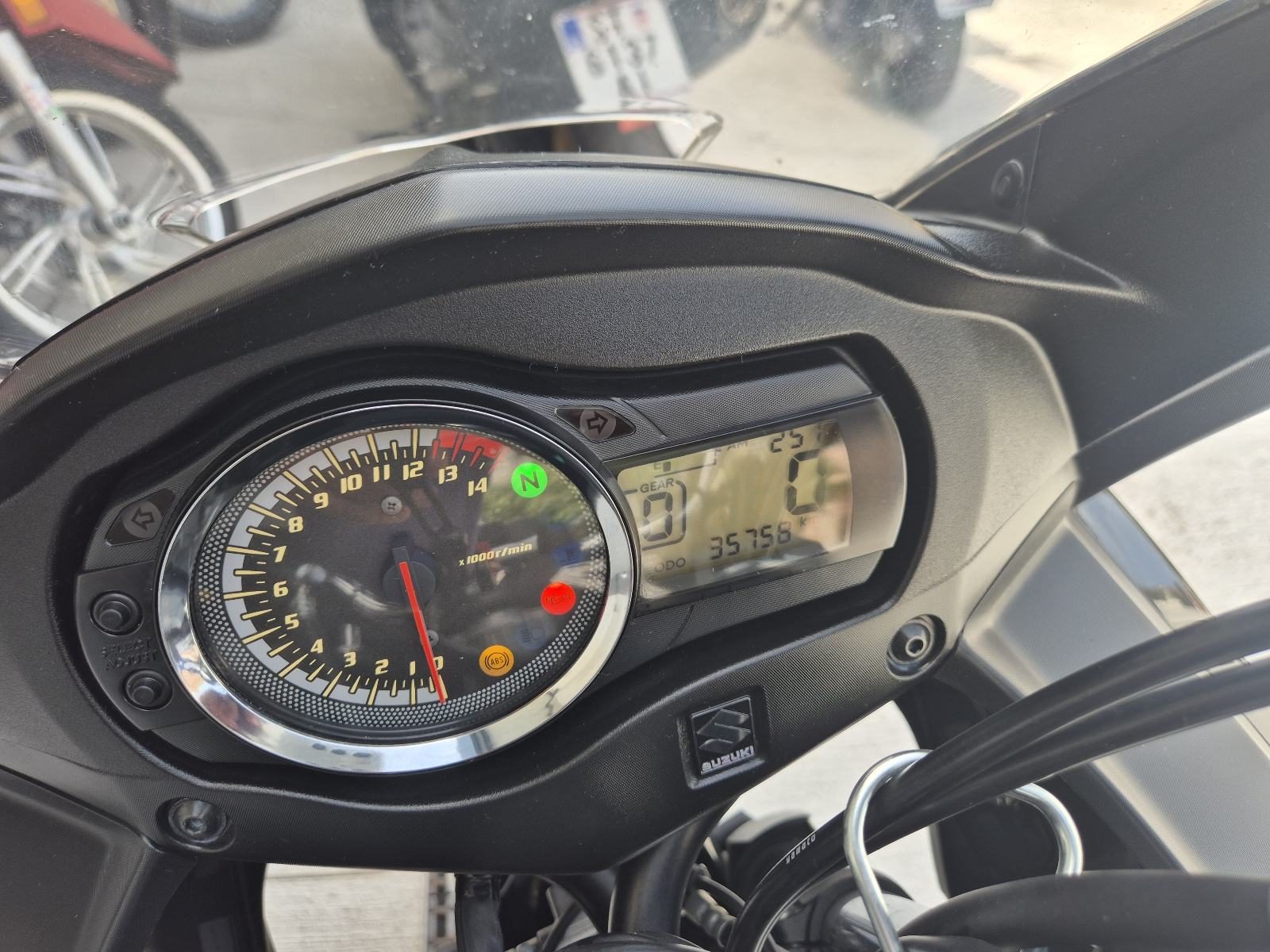 2010 Suzuki GSF650SA Bandit — fotografija 5