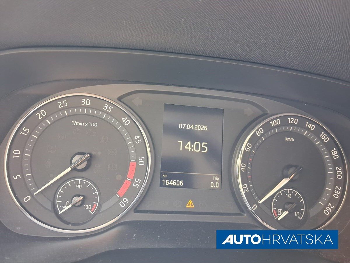 2021 Škoda Octavia Combi — fotografija 13