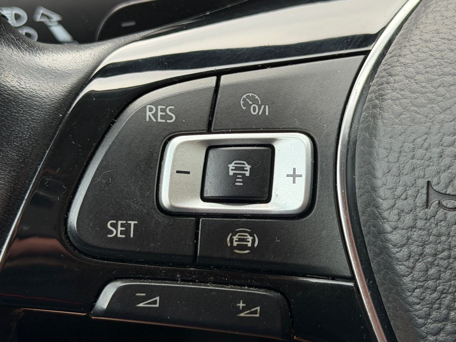 2021 Volkswagen T-Roc — fotografija 11