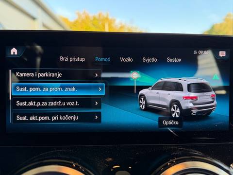 2021 Mercedes-Benz GLB — sličica 18
