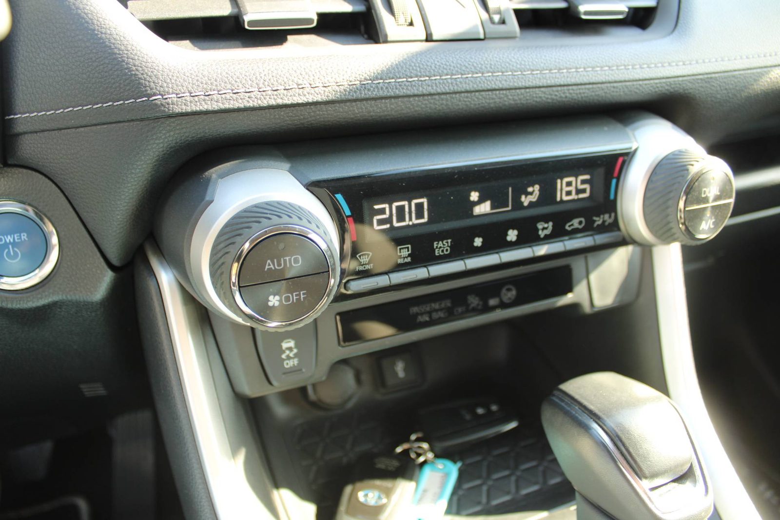 2022 Toyota RAV4 — fotografija 20