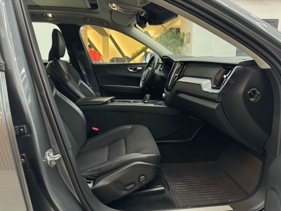 2019 Volvo XC60 — fotografija 16