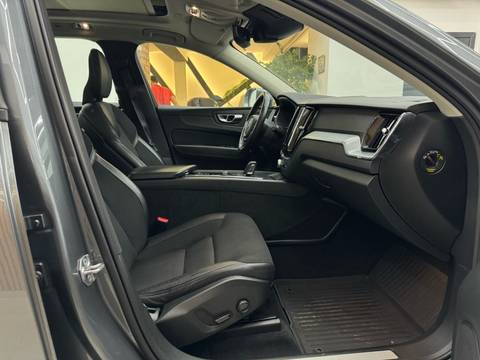 2019 Volvo XC60 — sličica 16