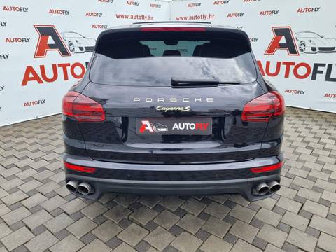 2015 Porsche Cayenne — sličica 7