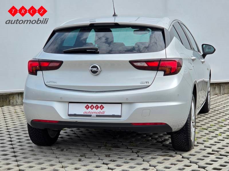 2018 Opel Astra — fotografija 3