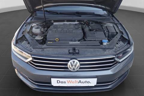 2017 Volkswagen Passat — sličica 16