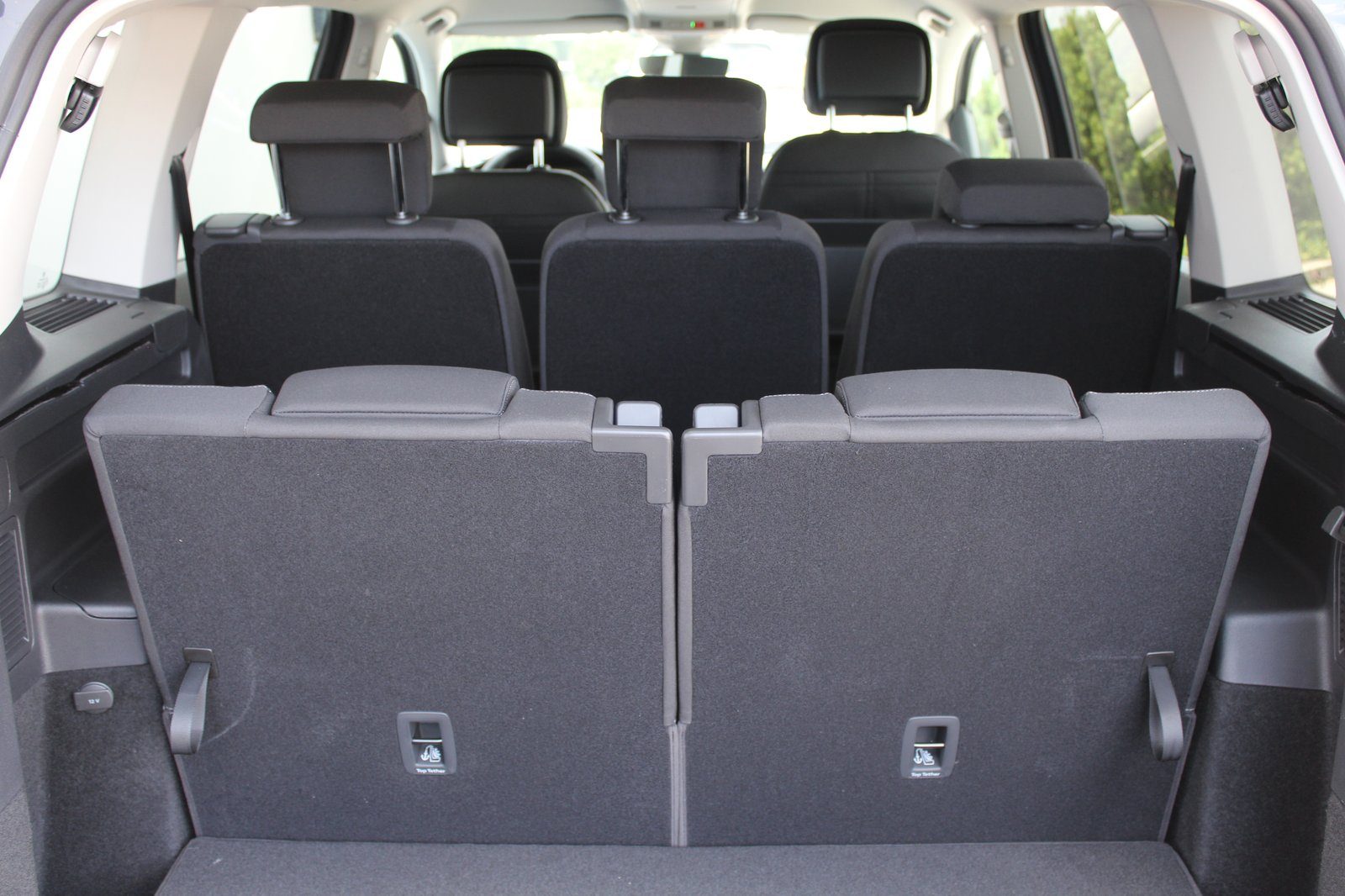 2026 Volkswagen Touran R-Line — fotografija 17