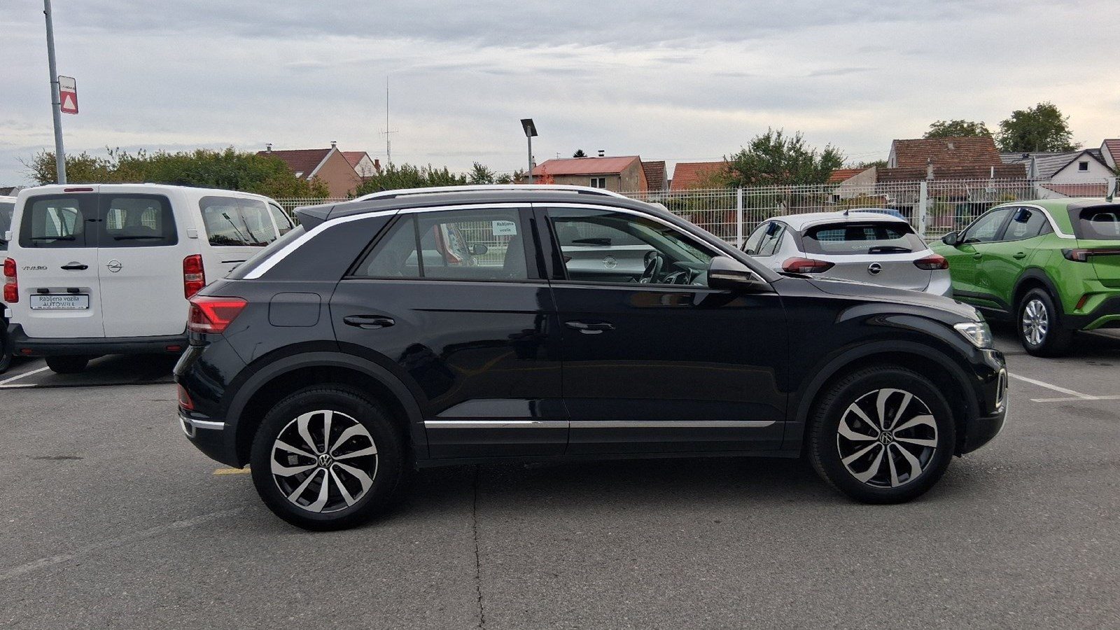 2023 Volkswagen T-Roc — fotografija 8