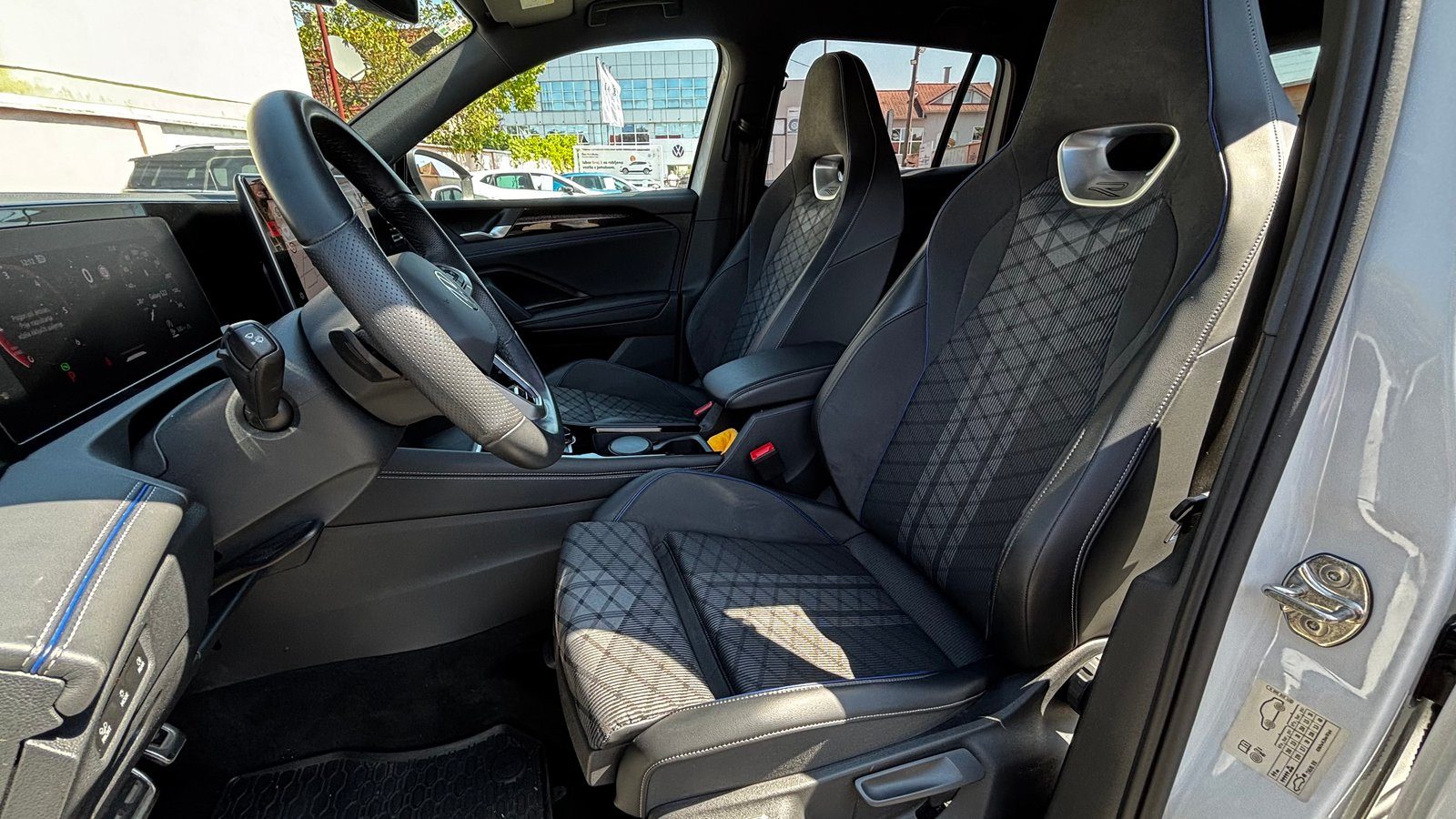 2024 Volkswagen Tiguan R-Line — fotografija 11
