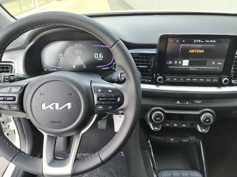 2025 Kia Stonic — sličica 10