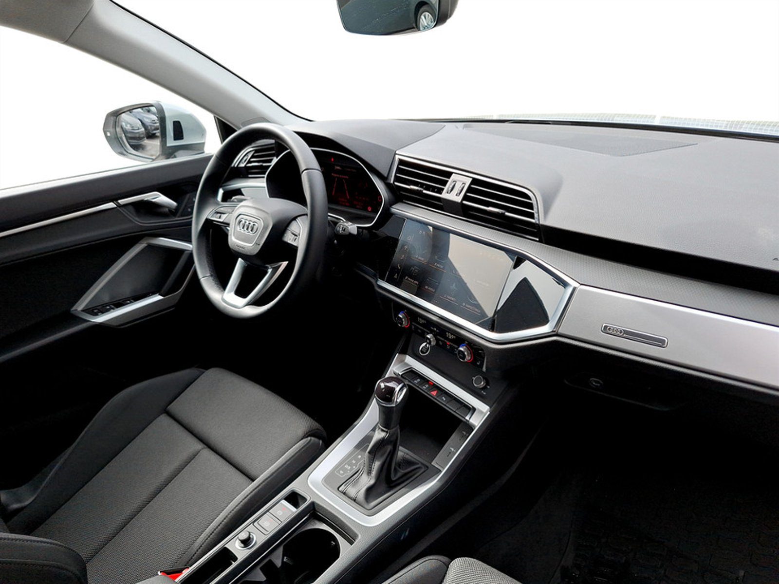 2025 Audi Q3 — fotografija 6