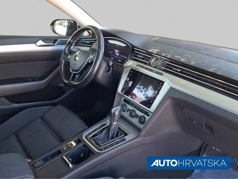 2019 Volkswagen Passat — sličica 16