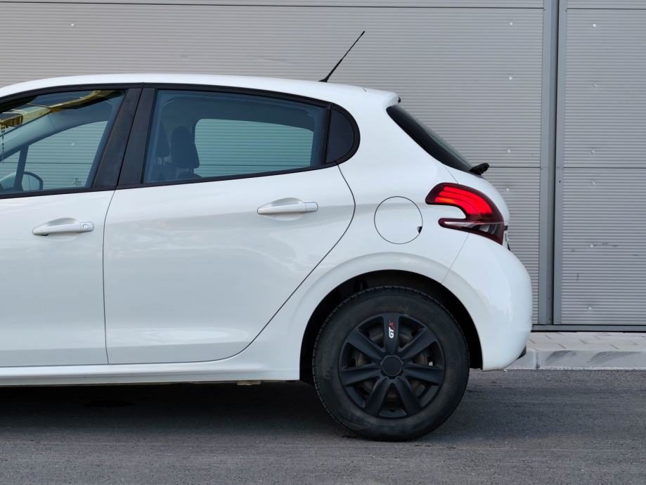 2019 Peugeot 208 — fotografija 4