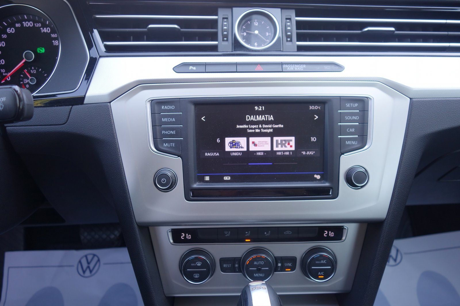 2017 Volkswagen Passat — fotografija 12