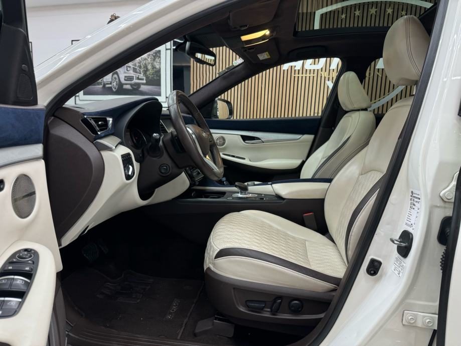 2019 Infiniti QX50 — fotografija 7