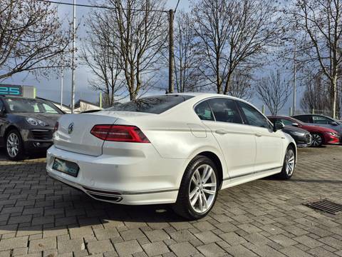2018 Volkswagen Passat — sličica 6