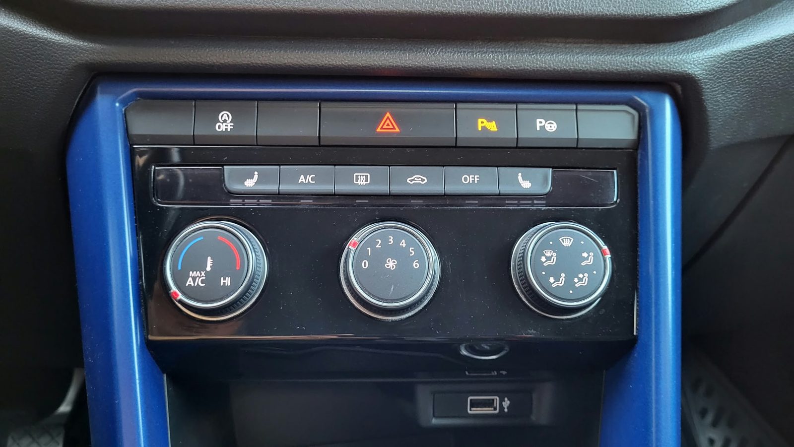2019 Volkswagen T-Roc — fotografija 19
