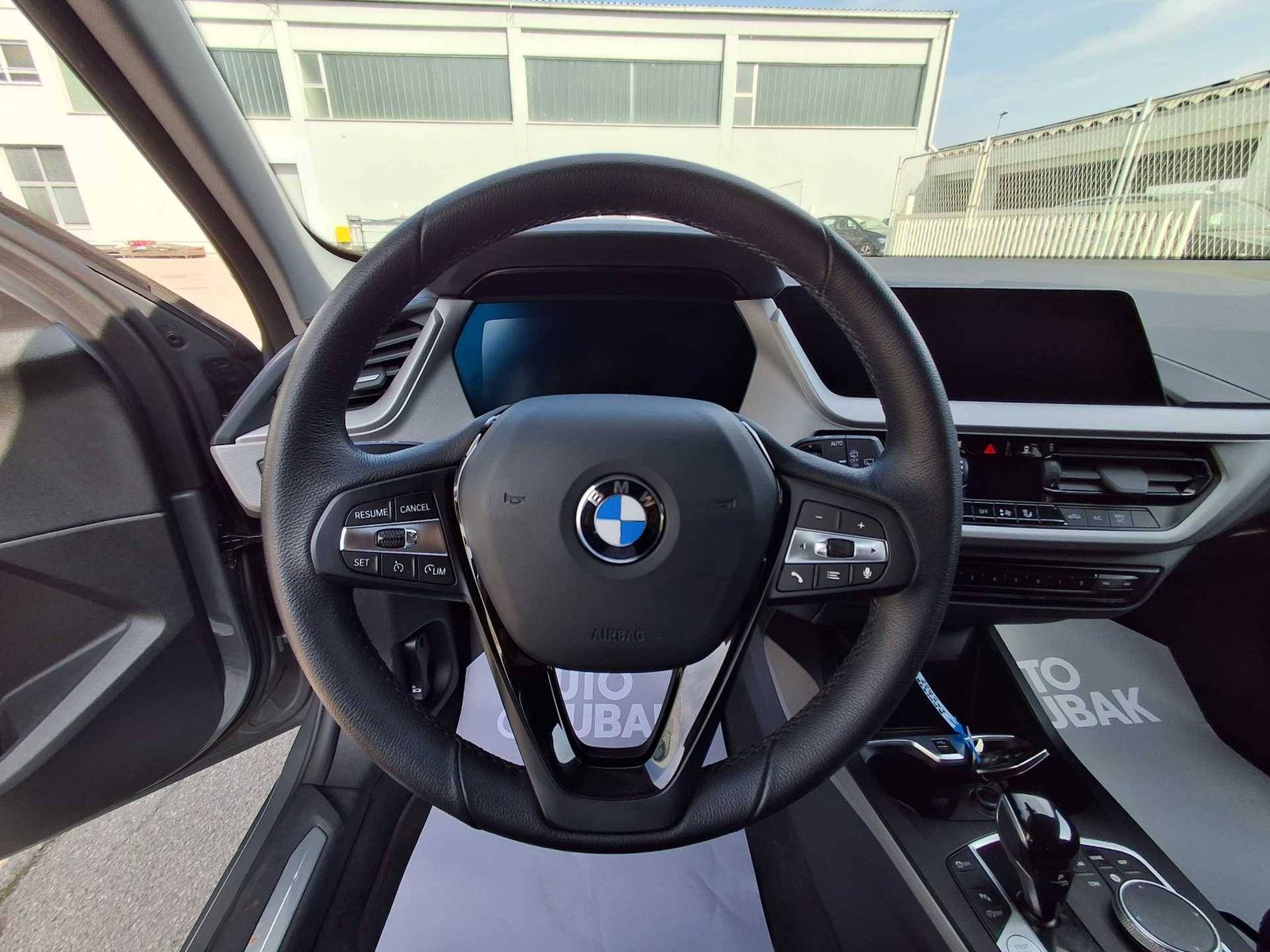 2022 BMW Serija 1 — fotografija 20