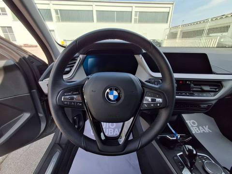 2022 BMW Serija 1 — sličica 20