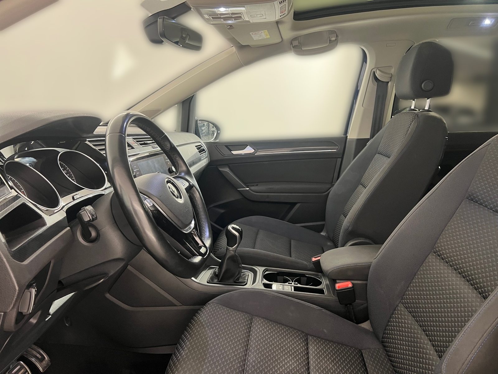 2020 Volkswagen Touran — fotografija 12