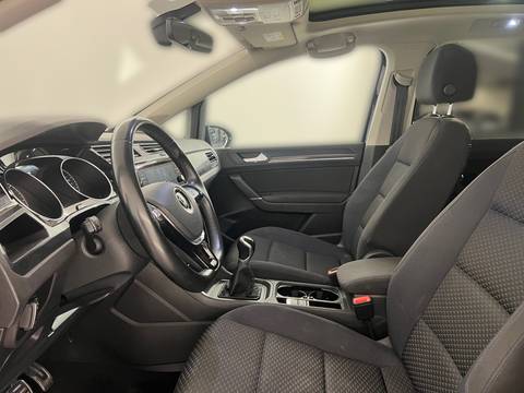 2020 Volkswagen Touran — sličica 12