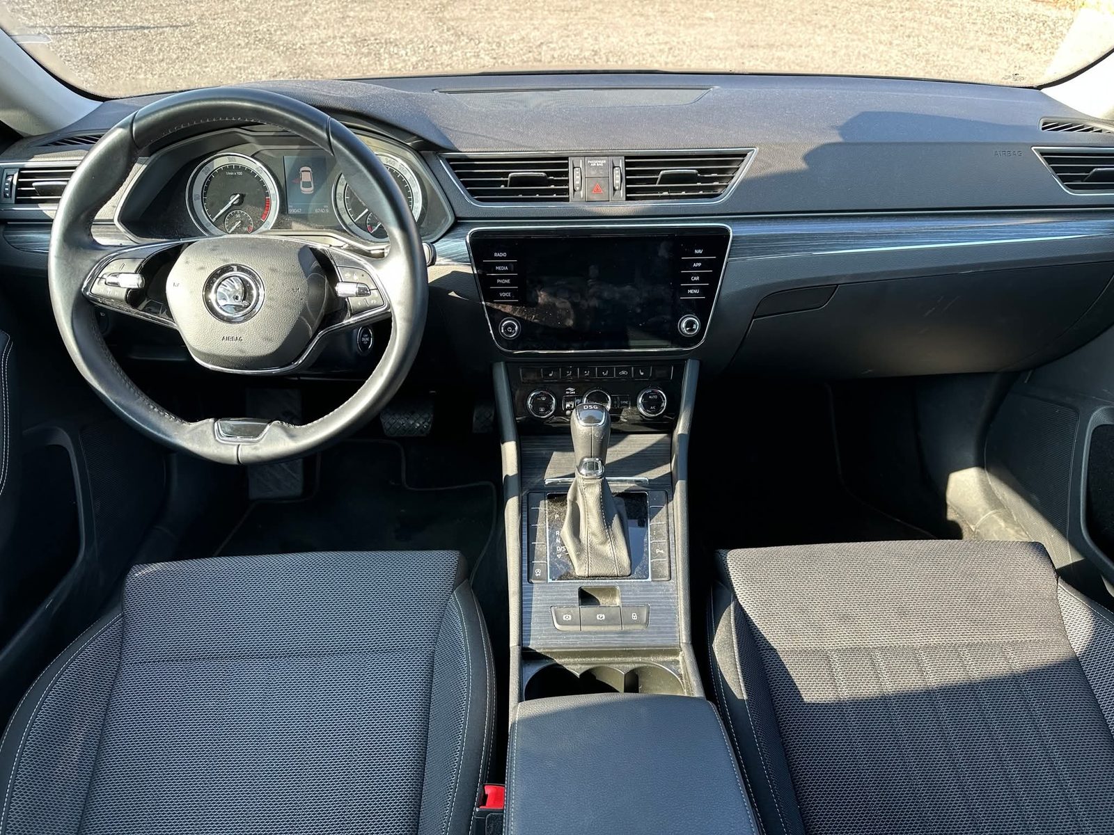 2021 Škoda Superb — fotografija 14
