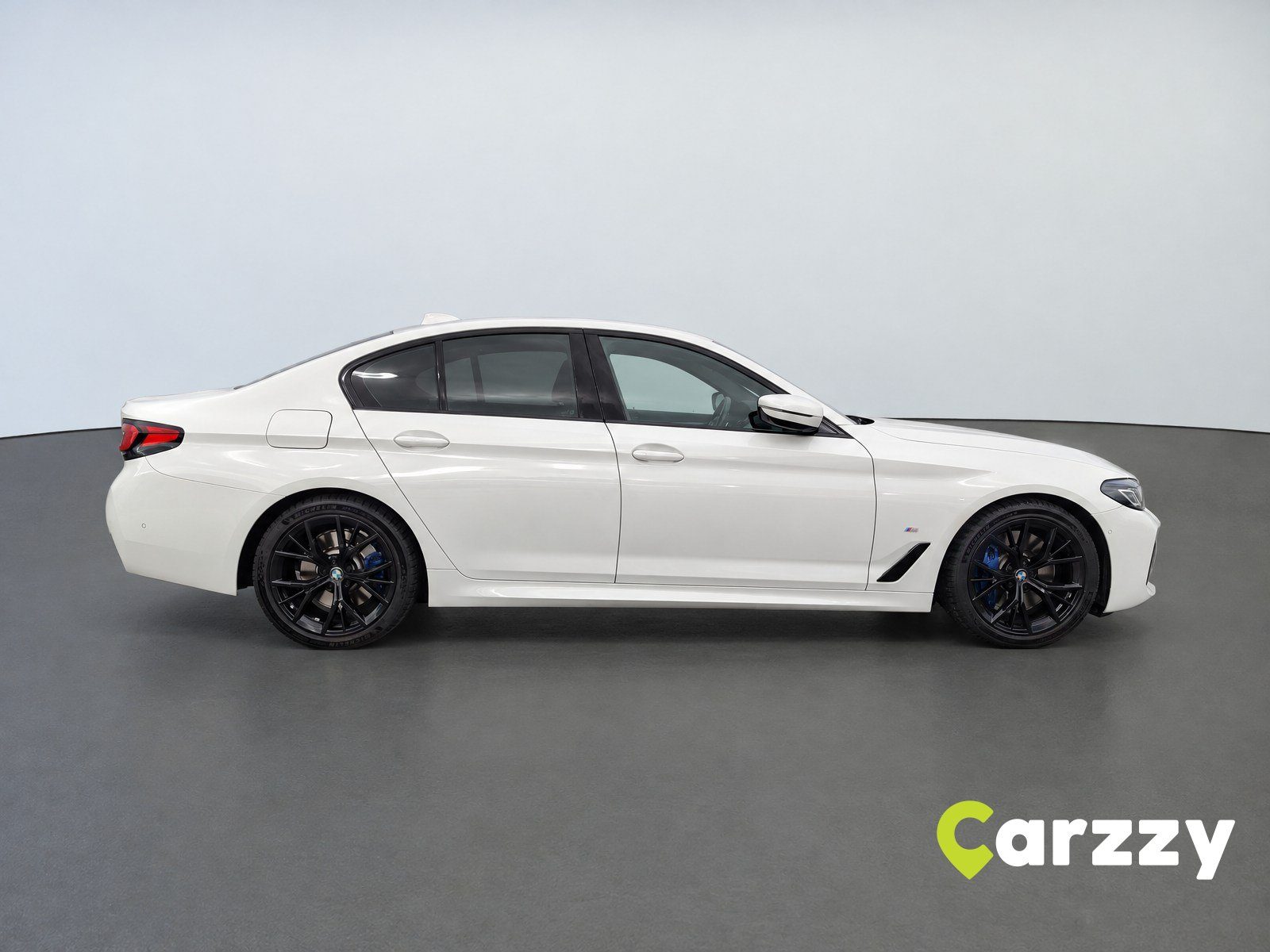 2021 BMW Serija 5 — fotografija 5